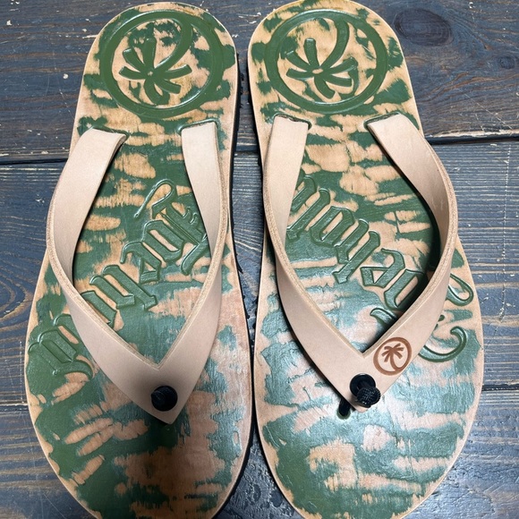VIBRAM TOEHOLD JUNGLE FLIP FLOPS - Picture 2 of 6
